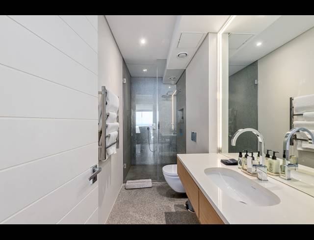 2 BEDROOM APARTMENT TO LET IN CAMPS BAY